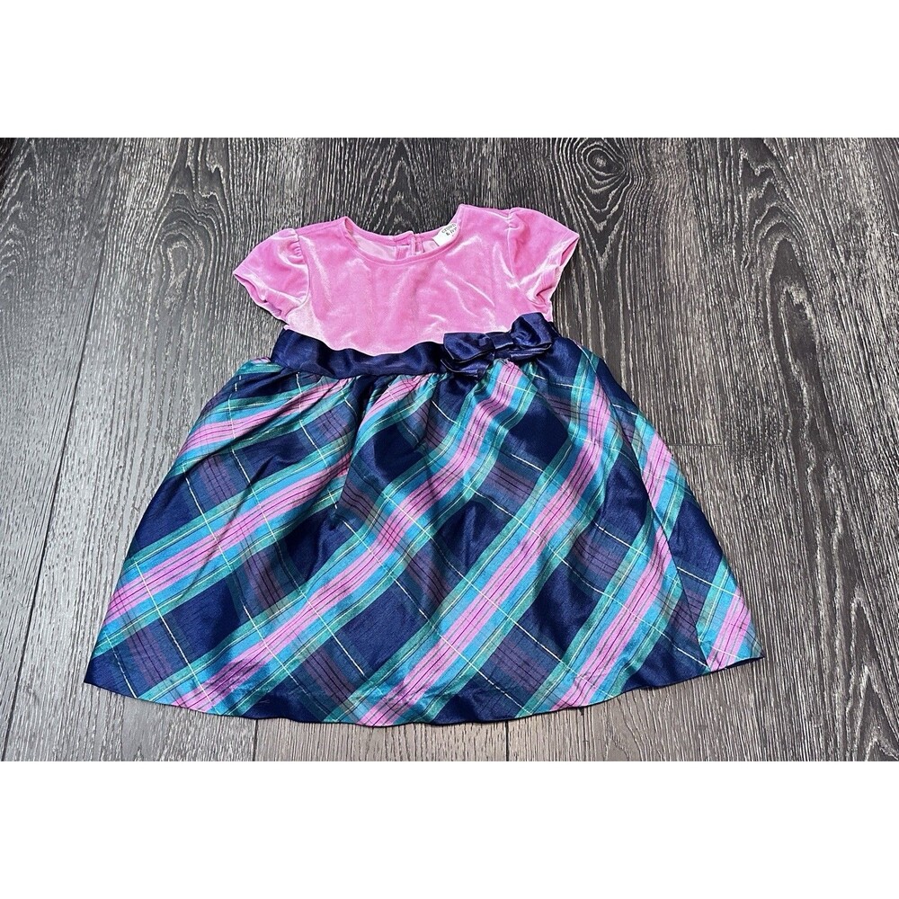 Adorable pink, Blue and green Velvet Size 5 Crown & Ivy Family Photos Church